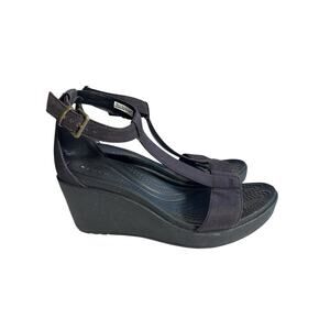 EUC Crocs Black T Strap Comfort Wedge Sandals Women’s 7 Travel Quiet Luxury